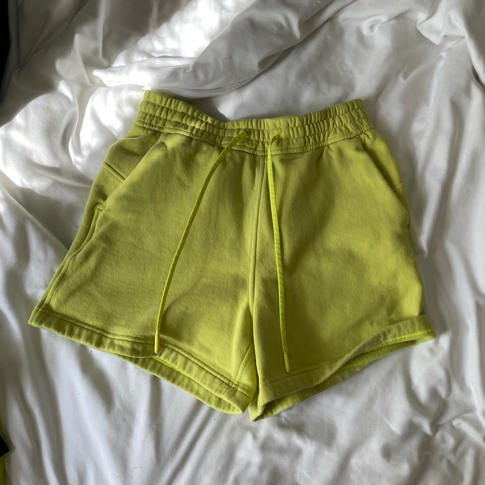 Lululemon Green Scuba Shorts High Waisted GUC
